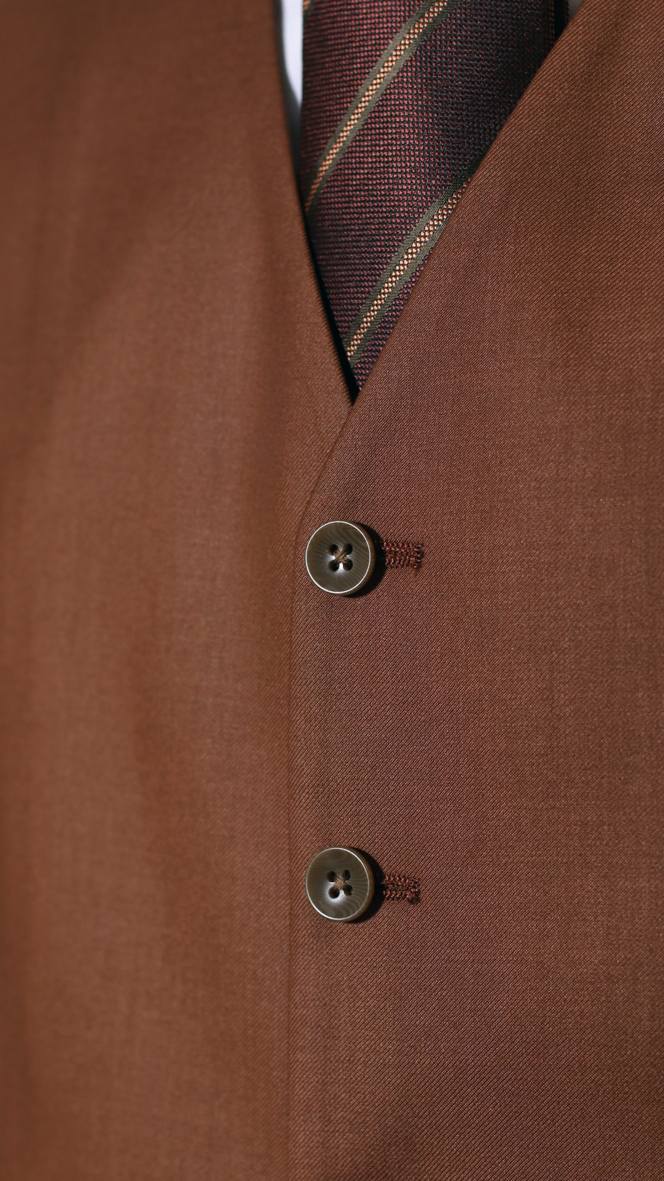 CASTLESON Admiral – Dreiteiliger Herrenanzug Karo Navy/Tan